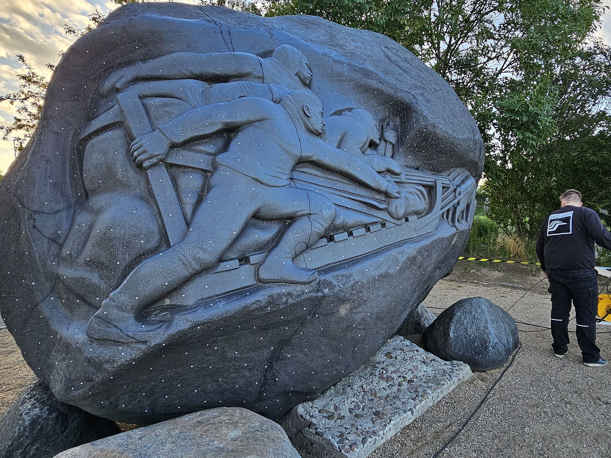 Mylius Eriksen memorial stone 3D scanned for documentation